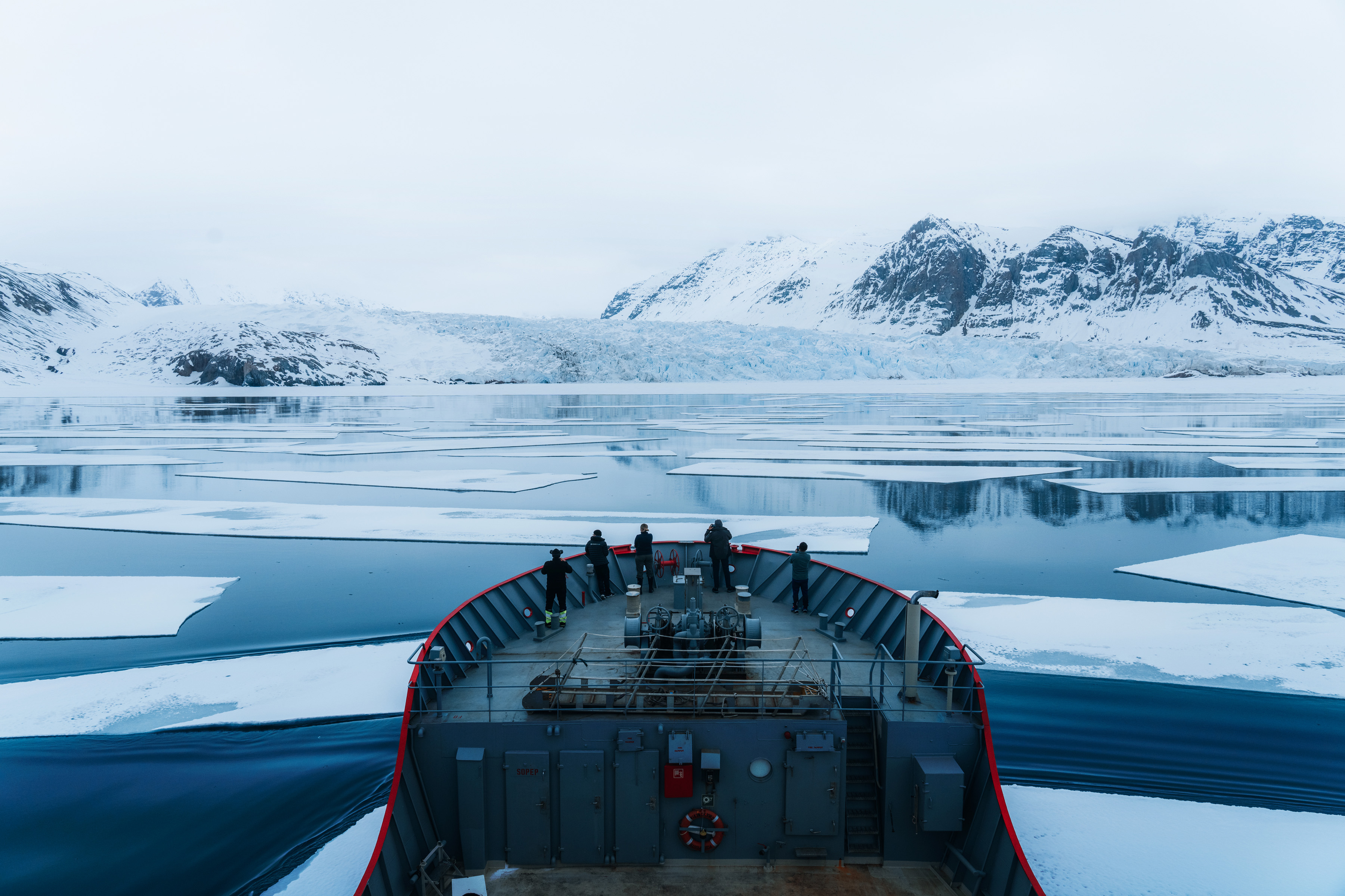 pack ice svalbard krossfjorden